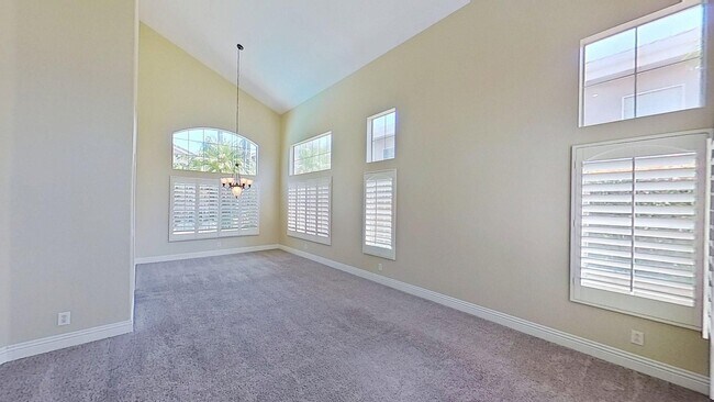 Foto del edificio - 4749 E Bradford Ave