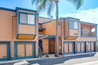 Building Photo - 801 Kalpati Cir