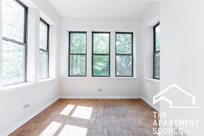 Foto del edificio - 2323 N Kedzie Blvd