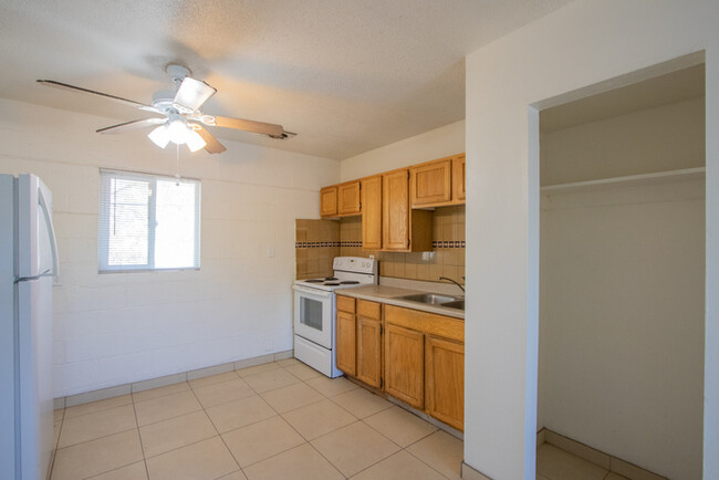 Building Photo - 1412 N 35TH ST UNIT 11, PHOENIX AZ