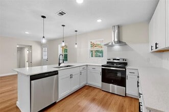 Building Photo - 5637 Bonnie Dr