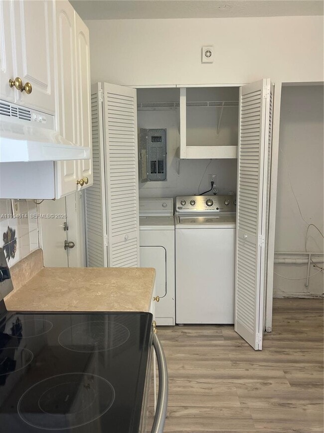 Foto del edificio - 1531 N 69th Terrace