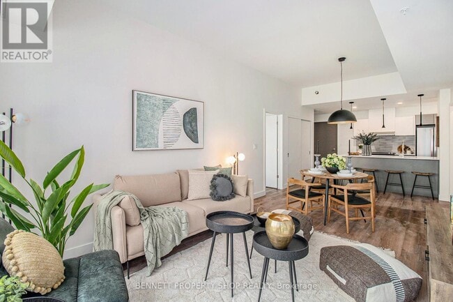 Photo du bâtiment - 600 Mountaineer Private