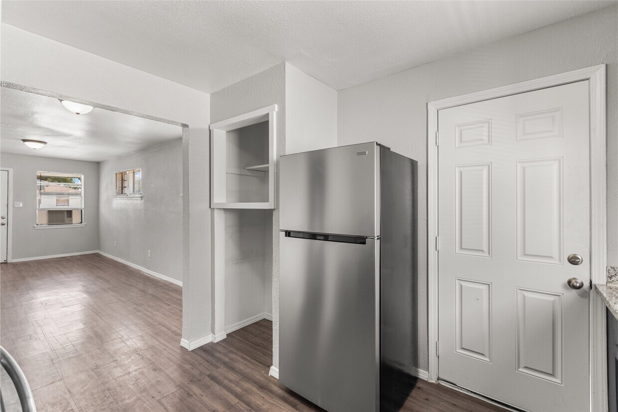 Foto del edificio - 5718 Pickfair St