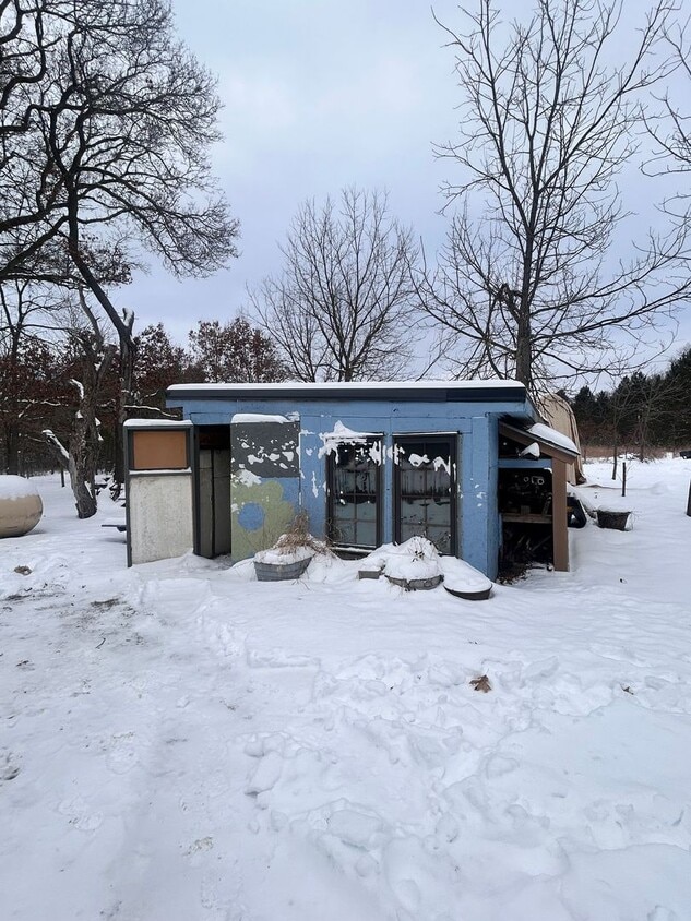 Foto del edificio - E3144 Willow Rd