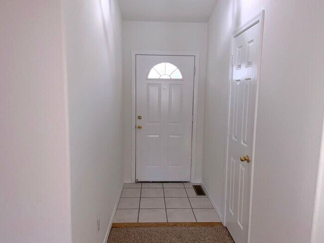 Foto del edificio - East Sparks - Single Story House at The Vi...