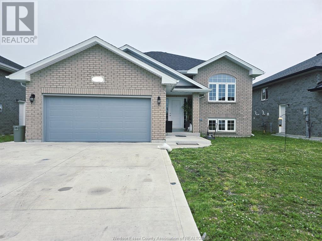 Primary Photo - 1145 Aspen Ridge Cres
