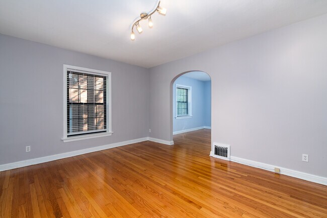 Foto del edificio - 1112 Sanford Ave