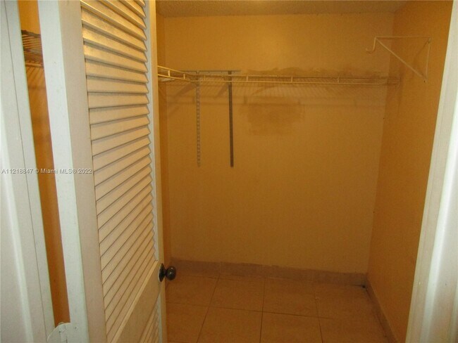 Foto del edificio - 21134 NE 5th Pl