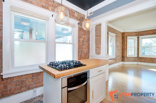 Foto del edificio - 214 W North Temple St