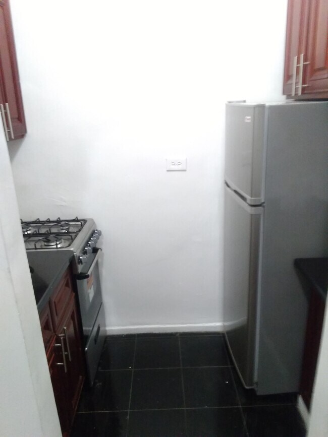 Photo - 315 W 21st St Apartment