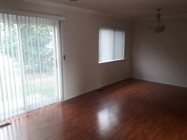 Dining Area - 2300 Orchard Crest St