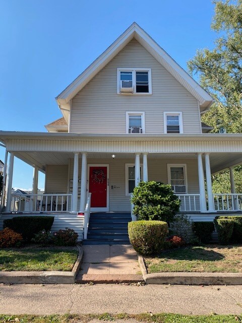 Primary Photo - 864 Quinnipiac Ave