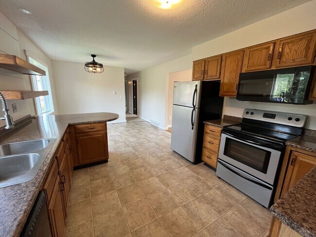 Foto del edificio - Beautiful 3 Bedroom Home in Alborn