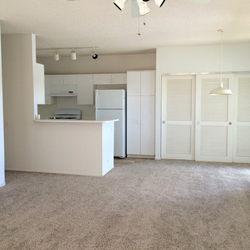 Primary Photo - Palm Court Townhouse - upstairs unit. 2 be...
