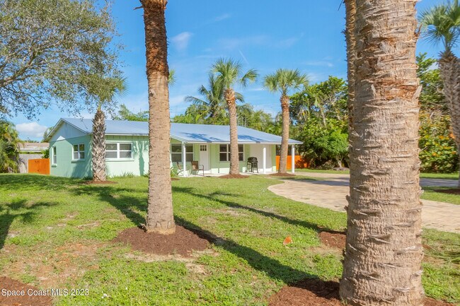 Foto del edificio - 2040 Palm Ave