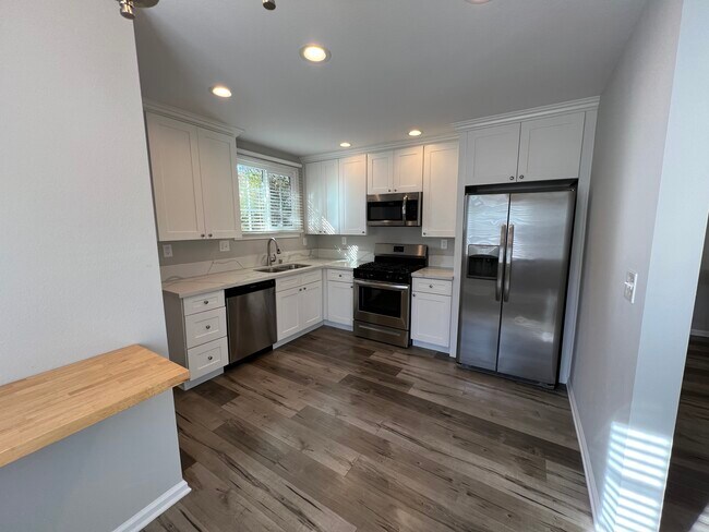 Foto del edificio - 7307 Ensign Ave