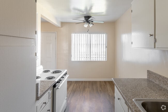 1BR, 1BA - 650SF - Ashtree Apartments