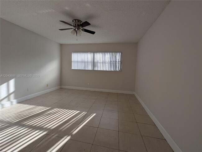 Foto del edificio - 7502 NW 33rd St