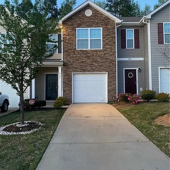Foto principal - 8954 Bradstreet Commons Way
