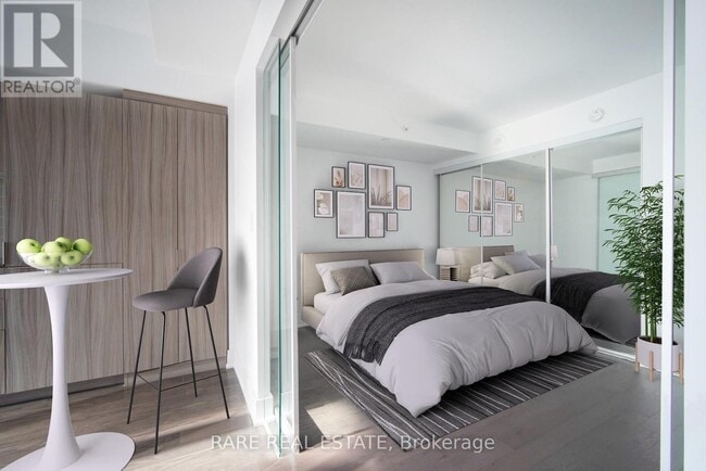 Building Photo - 955 Bay St.