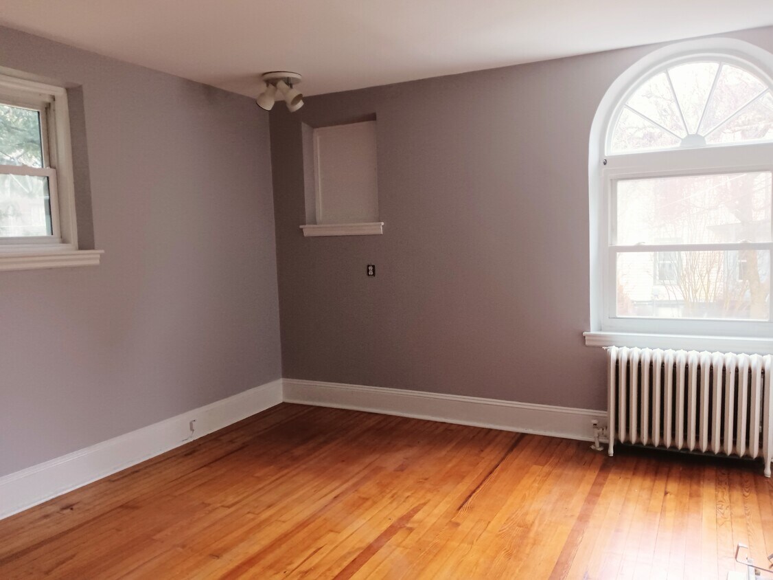 Primary Photo - 1001 Barr Ln