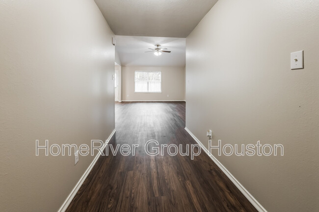 Foto del edificio - 23907 Blossom Crest Ln