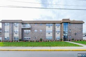 Building Photo - 199 Bergen Turnpike