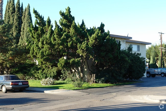 Building Photo - 13221 Nelson St