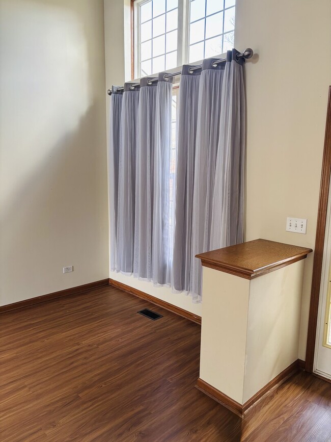 Building Photo - 2016 Harrison Ave