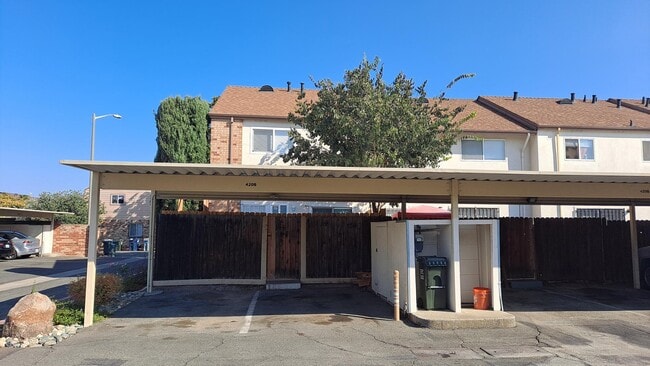 Building Photo - 4206 Savannah Ln