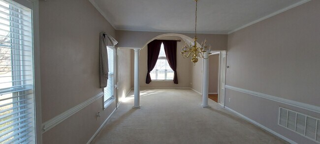 Foto del edificio - Beautiful home in GREAT location