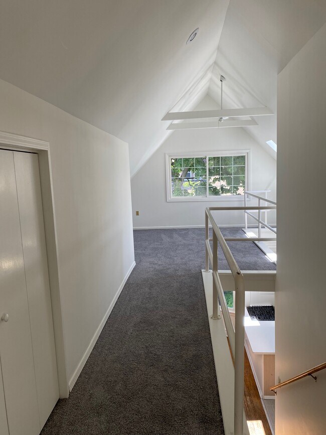 Building Photo - 24 Cleveburn Pl