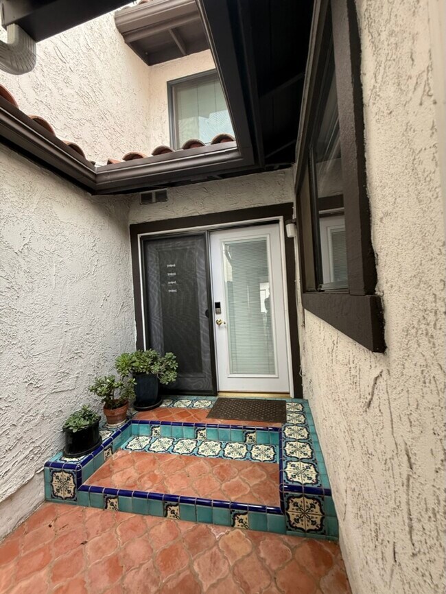 Foto del edificio - 19 Mission Plaza Dr