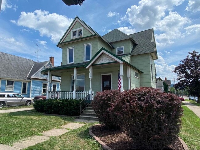 Home Front - Upper Unit - 227 W 4th St