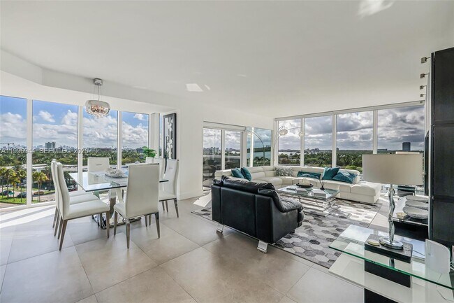 Foto del edificio - 10275 Collins Ave