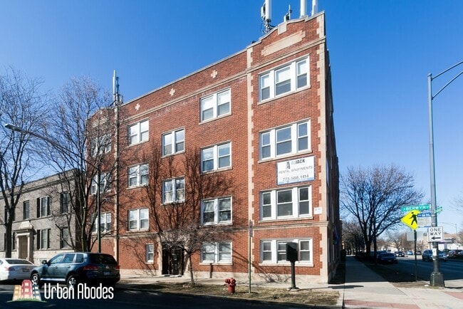 Building Photo - 1604 W Berwyn Ave