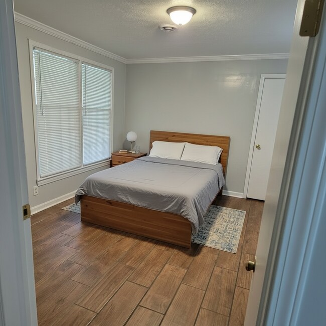 Foto del edificio - 3 bedroom 1 bathroom house. Home is close to KY lake.