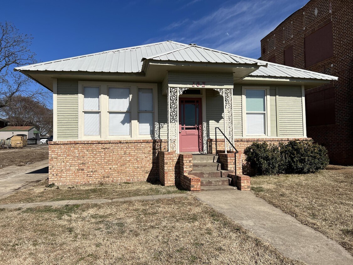 102 Seminole Ave, Seminole, OK 74868 House Rental in Seminole, OK