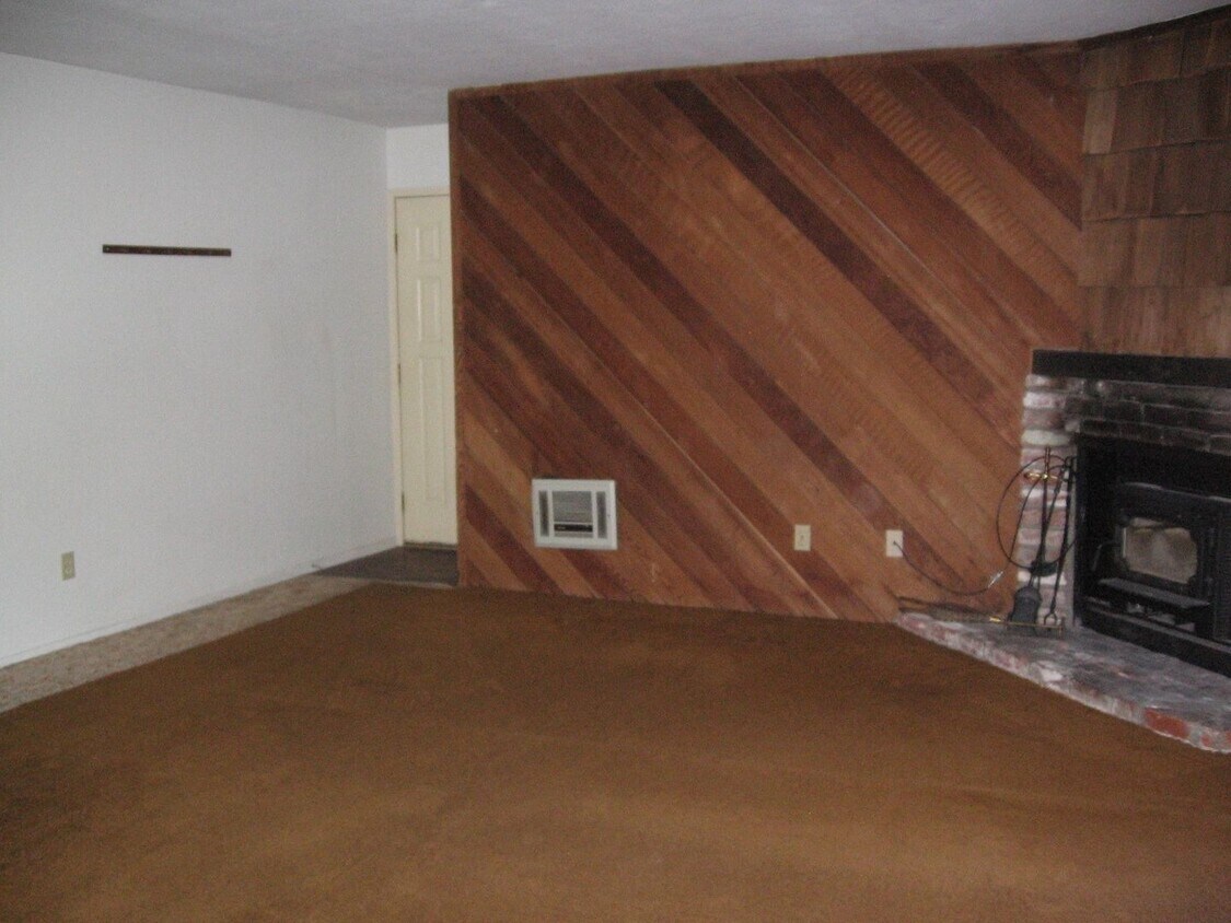 Building Photo - Ground Floor Studio for Rent – La Vista Bl...