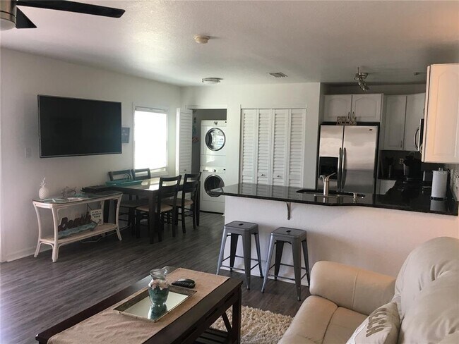 Foto del edificio - 5174 Beach Dr SE