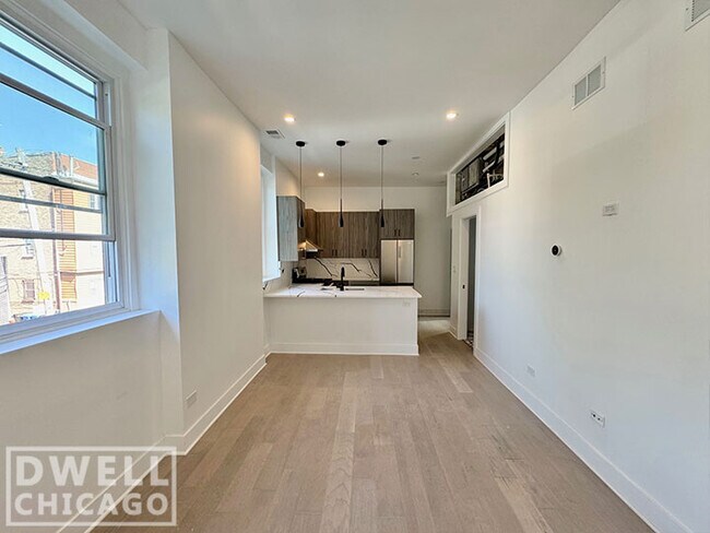 Foto del edificio - 1236 W Hubbard St