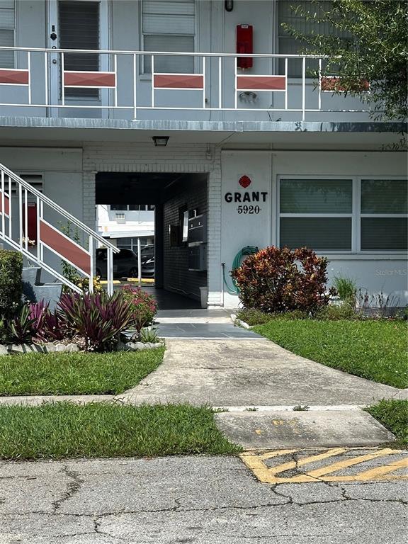 Foto principal - 5920 18th St N