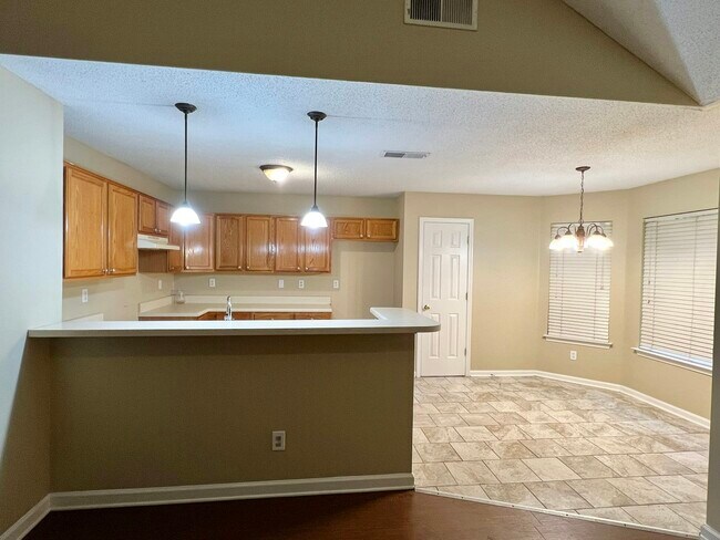 Building Photo - 951 Scofield Dr
