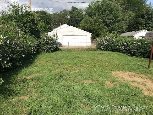 Building Photo - FOR RENT!! Cute 2 Bedroom Coming in July!!