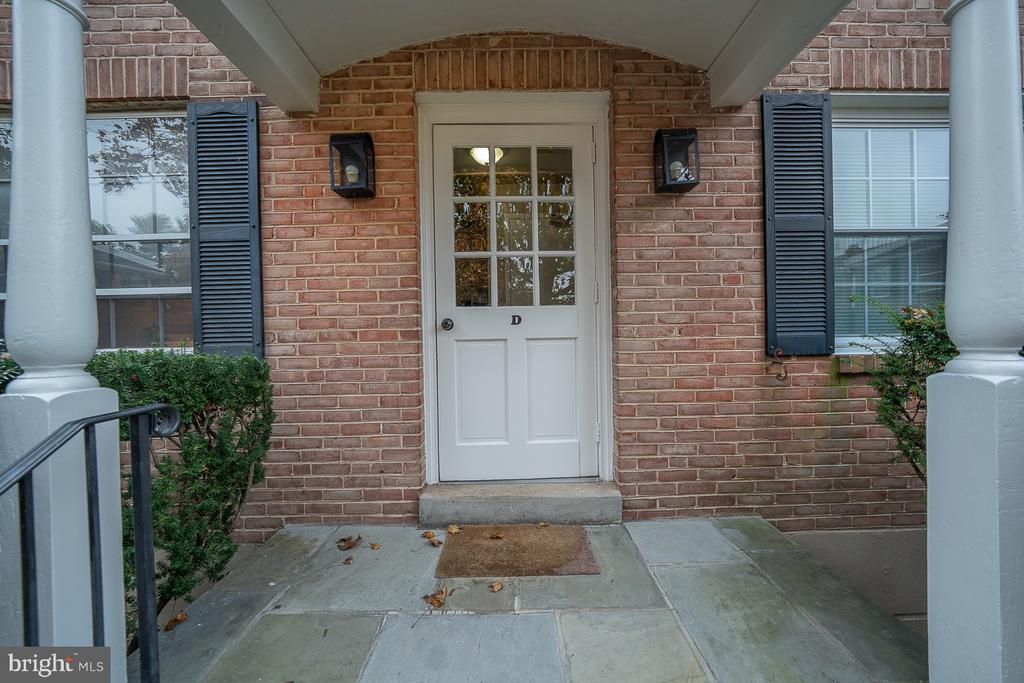 Primary Photo - 1334 Montgomery Ave