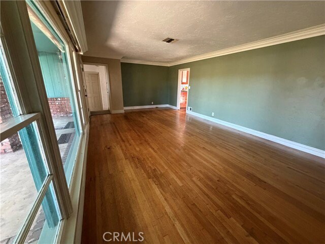 Building Photo - 8541 Orangewood Ave