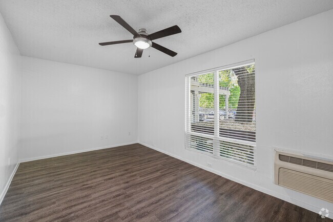 Estudio - Highland Flats