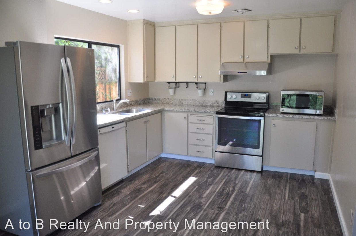 Primary Photo - 3122 Remington Way