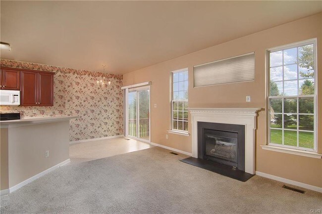 Building Photo - 7677 Cross Creek Cir W